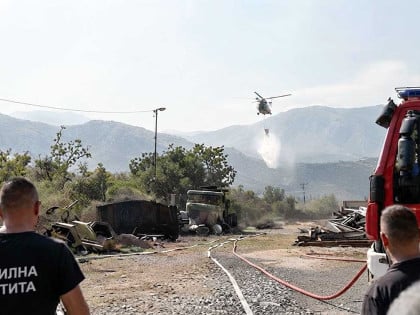 Helikopter ponovo gasi vatru u selima kod Trebinja
