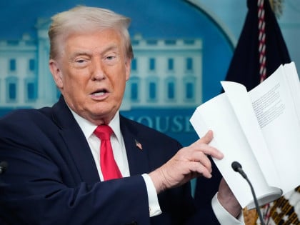 Трамп негирао да САД имају мањак муниције