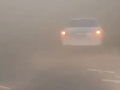 Олуја у Румунији чупала дрвеће и носила кровове (ВИДЕО)