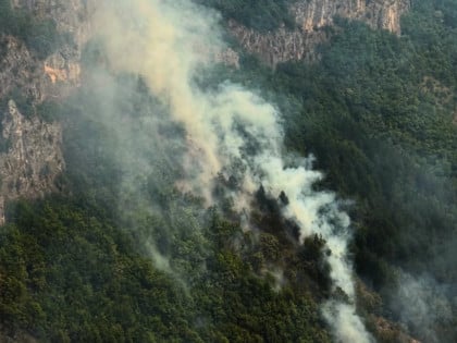 Kod Konjica i dalje aktivan požar