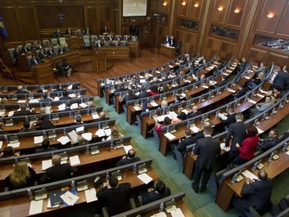 Kurti dobio jaja u glavu (VIDEO)
