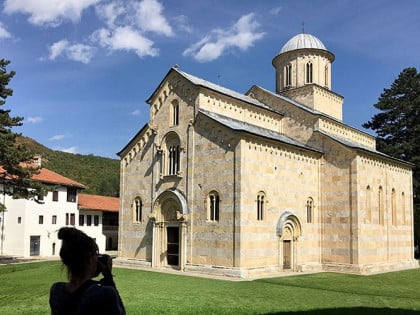 Šta se krije iza ideje o novom statusu Visokih Dečana?