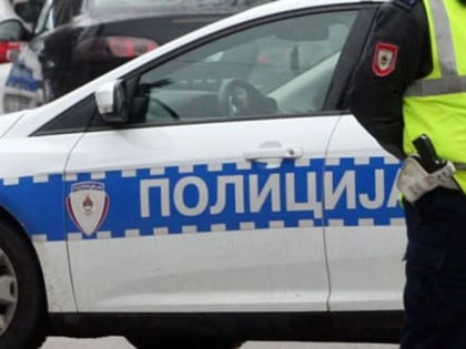 Аутомобил слетио са пута код Зворника, два лица повријеђена