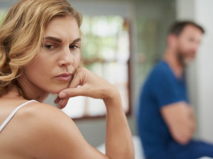 Kako prepoznati skrivenu ljubomoru: 10 ponašanja koja mogu biti znak