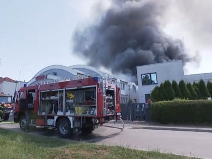 Požar u skladištu klima-uređaja: Plinske boce letjele po dvorištu