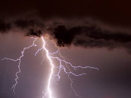 Стиже киша с грмљавином, могући лед и јак вјетар