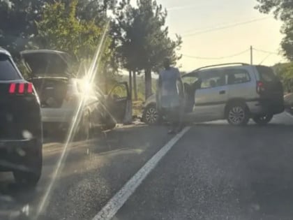 Težak sudar između Klašnica i Prnjavora, saobraćaj obustavljen