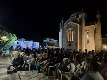 Otvorena manifestacija "Trg od ćirilice"