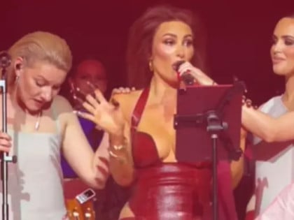 Senidah napadnuta tokom nastupa u Hrvatskoj, koncert odmah prekinut