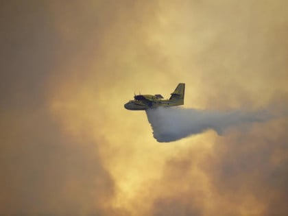 Ватрена стихија на Дугом отоку, проблеми са електричном енергијом