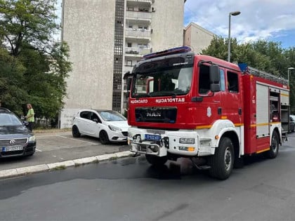Херојски подвиг у Београду: Ватрогасци спасили мајку и дијете из пожара