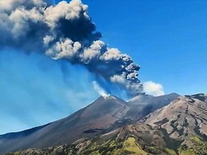 Etna se budi: Sicilija pod oblakom pepela