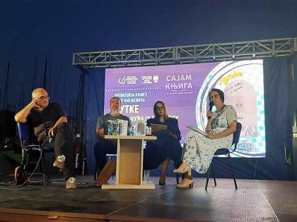 Представљена књига прича "Лутке се не чувају у излогу” Саше Кнежевића