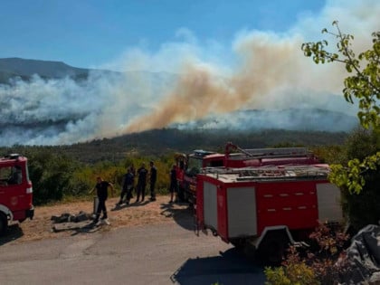 Три пожара на подручју Груда и Мостара, ватра се шири према Хрватској