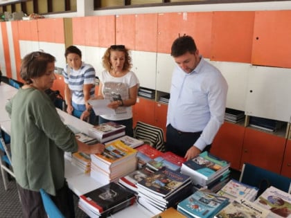 У Рогатици почела подјела уџбеника за све основце