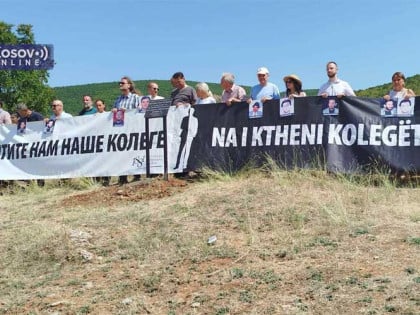 Spomen-ploča otetim srpskim novinarima ponovo postavljena