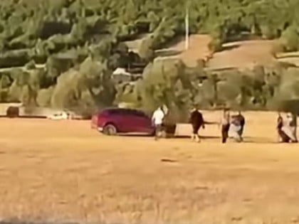 Тужилаштво тражи притвор за Билећанина који је „аудијем“ покушао прегазити више људи