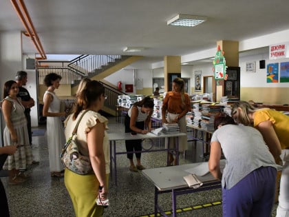 Gradiška: Obezbijeđeni besplatni udžbenici za sve osnovce