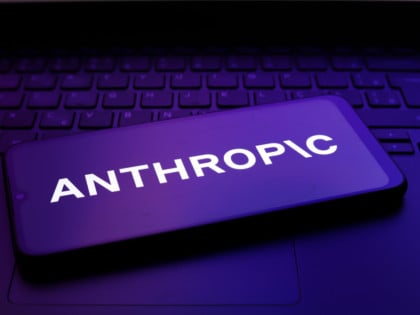 Музички гиганти против вјештачке интелигенције, Антропик кршио ауторска права?