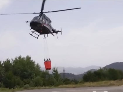 Хеликоптери МУП-а Српске настављају да гасе пожаре на Tребевићу и у Требињу