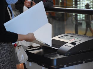 Plakati, tribine i prve poruke biračima: Počinje izborna kampanja u BiH