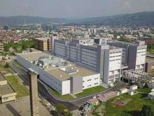 Veliki uspjeh UKC-a Srpske: Hirurzi uklonili pacijentu ogroman tumor