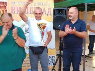Игору Драгићу златни пехар на 18. Међународном сајму меда, пчеларских производа и опреме у Вишеграду