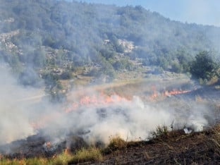 Два пожара на подручју Гацка, ситуација стабилна