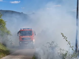 Ватрогасци на терену: На подручју Гацка активна три пожара