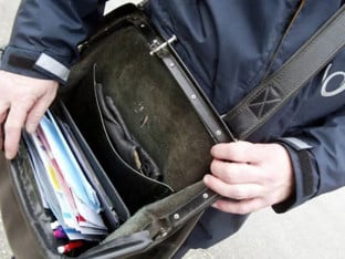 Акција за поштара: Скупљају новац за украдене пензије