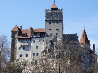 Најпознатији дворац у Трансилванији крије велику тајну: Какве везе гроф Дракула заиста има са њим