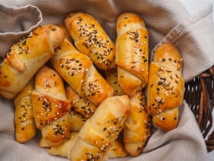 Рецепт дана: Кифлице са сиром и шунком