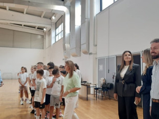 Osnovna škola „Petar Petrović Njegoš“ dobila sportsku opremu za nastavu fizičkog vaspitanja