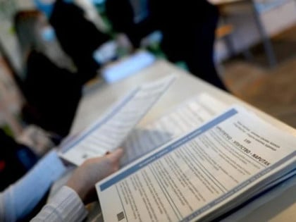 Гласачки пакети већ стижу бирачима: ЦИК послао важно упутство