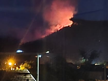 Пожар изнад Бањалуке, ватрогасци упућени на терен (ФОТО)