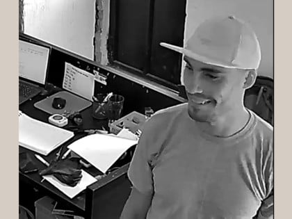 Novi detalji trostrukog ubistva u Danilovgradu: Uzeo dva pištolja, pucao u mete, pa napao zaposlene