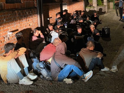 Драма на граници код Градишке: Полиција спријечила кријумчарење 96 миграната