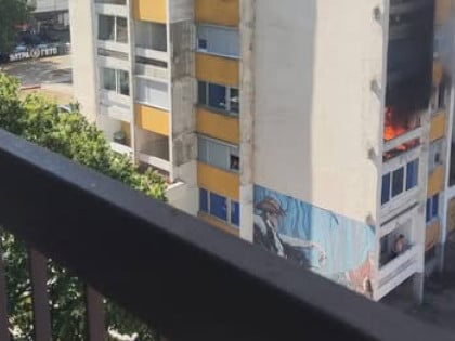Више пожара у Добоју: Горјели стан и теретни вагон
