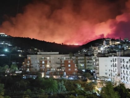 Пожари у Албанији: Изгорјело шест кућа