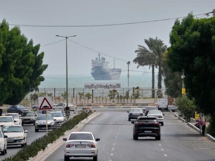 Iran pogodio tanker: Oman spasio 16 ljudi, traga se za sedmoro nestalih
