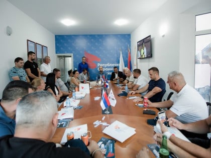 RSS u Loparama: Naši poslanici u NSRS biće snažni glasovi za budućnost!