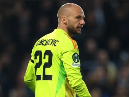 Autogol kakav se ne viđa, golman poslao loptu u svoju mrežu