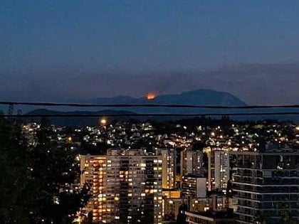 Пожар у Пресјеници пријети кућама: Ватра у минском пољу