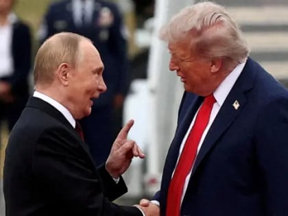 Путин и Трамп разговарали сат времена