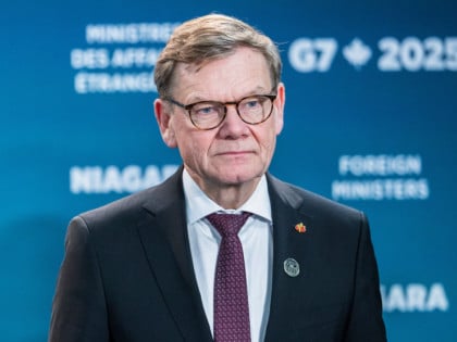 Вадефул: Берлин мора да има користи од пружања подршке Кијеву