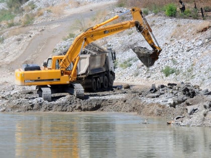 Firma iz Banjaluke i Laktašanin osumnjičeni za nelegalnu eksploataciju šljunka