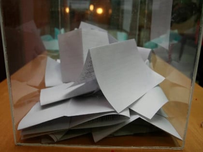 Политичка сцена Србије се престројава: Ко је уз студенте, а ко уз Вучића