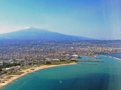 Затворен аеродром у Катанији због активности Етне