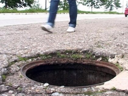 Драма у Добоју: Дијете упало у шахт, спасили га ватрогасци