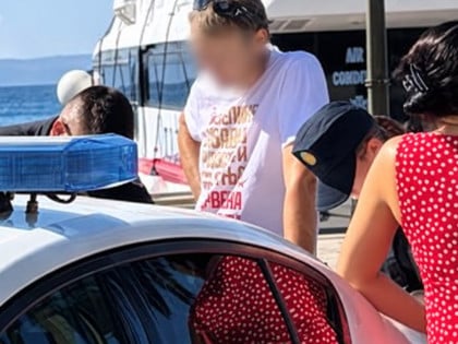 Бацили га у море због мајице Црвене зведе